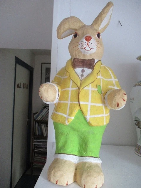 Lapin en papier mâché excellent état