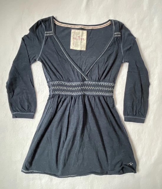 Hollister navy henley deep v-neck Y2k 2000s 3/4 sleeve babydoll empire waist - S Hollister navy henley deep v-neck Y2k 2000s 3/4 sleeve babydoll empire waist - S
