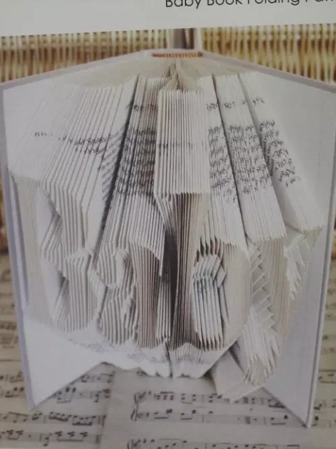 Debbi Moore Book Folding Pattern book Volume 6 Reduced due to water damage JLH1 2