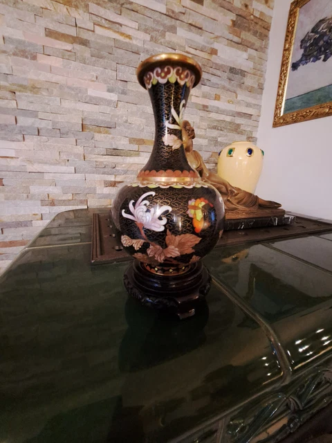 Vase en cloisonné chinois ,décor, fleurs de cerisier et Chrysanthème avec socle