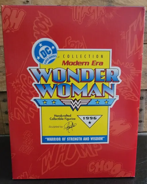 Vintage Hallmark WONDER WOMAN Modern Era Figure 1996 DC Comics New in Box