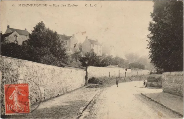 CPA Mery-Sur-Oise - Rue des Ecoles (44936)