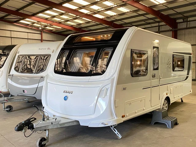 Knaus Starclass 565 Single Fixed Bed Caravan With Motor Mover - 2017