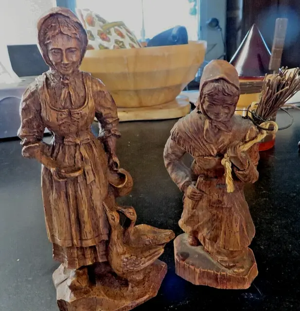 Lot De 2 Statuettes En Bois Sculpte Femme Aux Oies & Femme Au Fagot (Fait  Main)