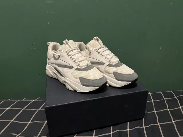 B22 low trainers