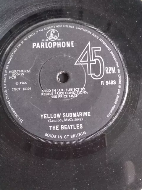 Parlophone - The Beatles - 45 rpm 7" Single Vinyl Record - Yellow Submarine