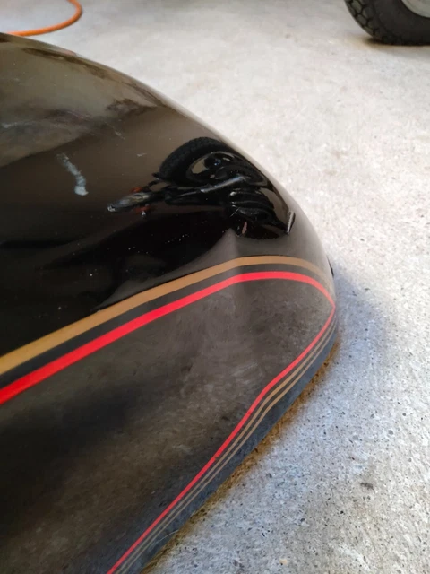 Réservoir Moto Suzuki GS 550 1978 - Occasion Fonctionnel - Couleur Noir