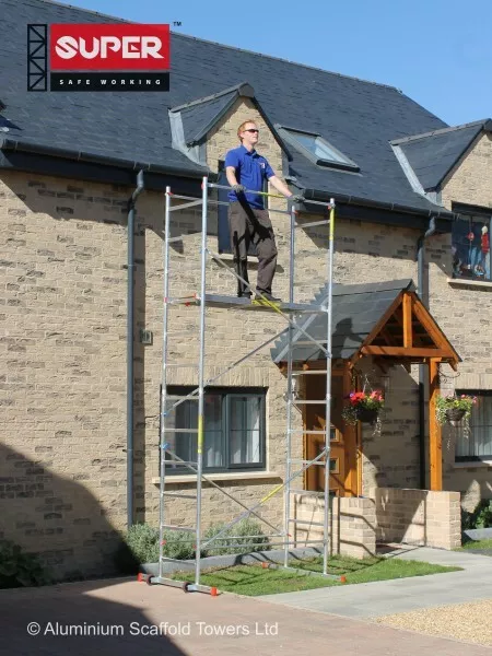 Home use Domestic DIY Aluminium scaffold tower 3.8m up to 6.8m reach heights