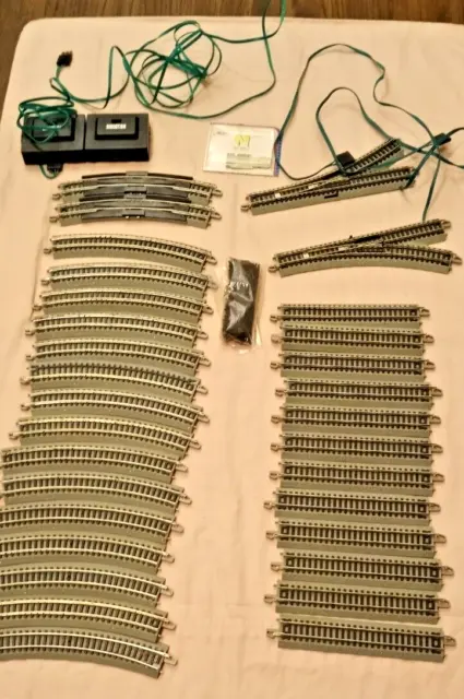 BACHMANN N SCALE E-Z TRACK  Gray Roadbed 27 Pieces/ 1 Directiona Hub