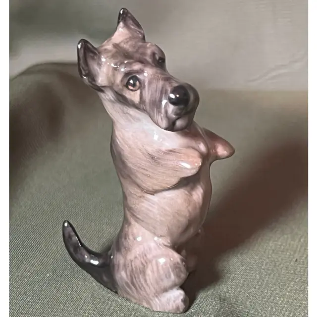 Vintage ROYAL DOULTON K10 Begging Scotty Dog Scottish Terrier Dog Figurine