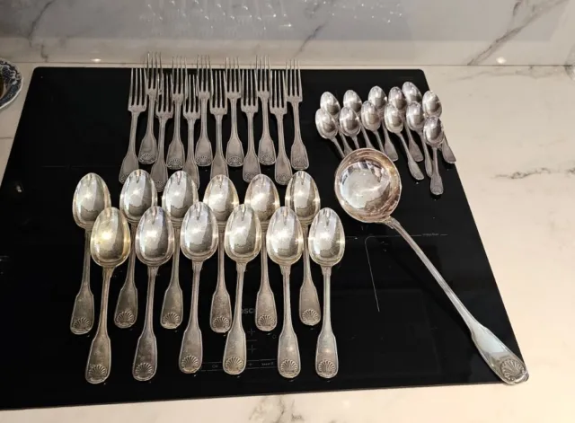 Ménagère Complète Christofle En Métal Argenté Modèle Vendôme Coquille 37 Pieces