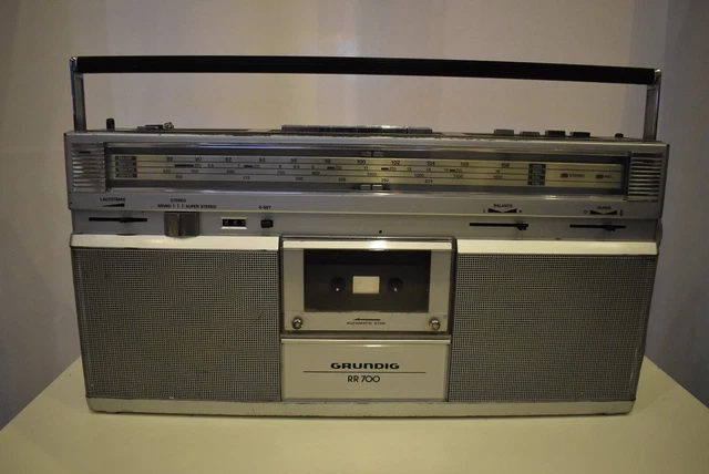 Đài radio cassette GRUNDIG RR 1140