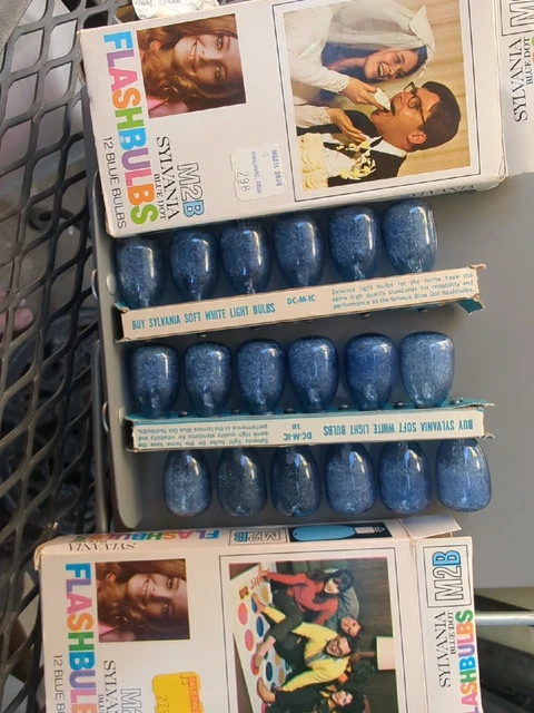 De colección 1 1/2 cajas de 18 bombillas flash de punto azul Sylvania cámara retro M2B