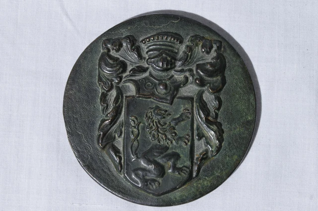 CAST IRON HERALDIC Coat Of Arms Lion Rampant Medal Paperweight Made in