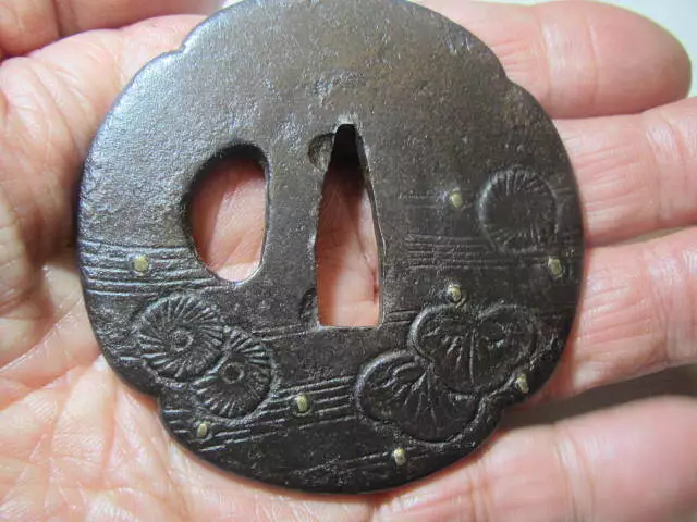 Excellent Item  Iron Tsuba, Melon Shape, Flower Pattern, Good Tone, #K0246