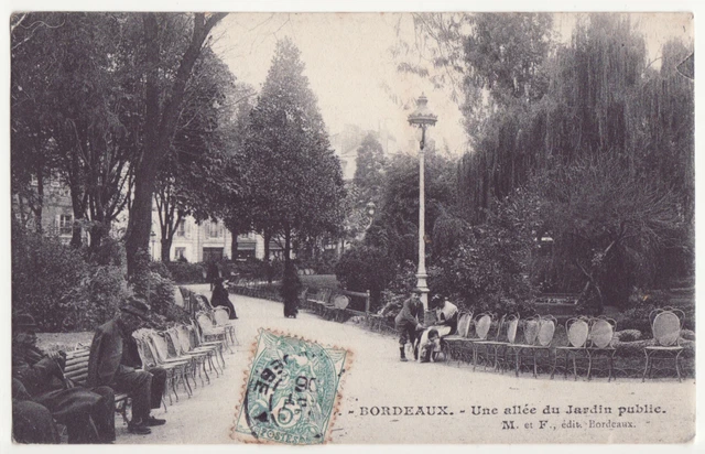 CPA 33 BORDEAUX Une allée du Jardin public animation