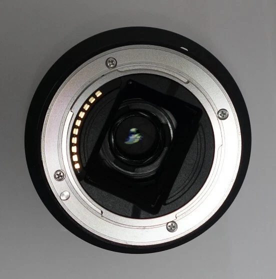 Sony Alpha SEL2870 28-70 mm F/3.5-5.6 IS AF OSS FE Objektiv 2