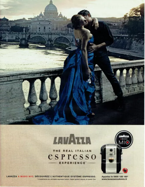 Publicité Advertising 099  2009  Lavazza café espresso baiser romantique à Rome