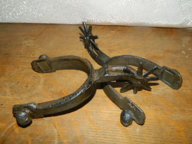 Set/2 A PAIR OF RUSTIC CAST IRON WESTERN COWBOY BOOT SPURS