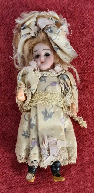 11cm Fabuleuse Mignonnette Française - Antique French Mignonette All