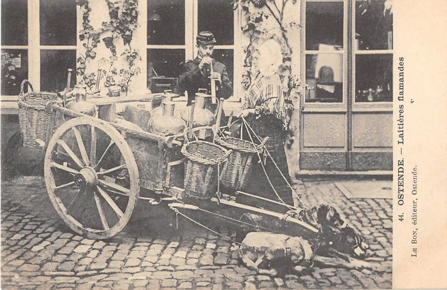 CPA Belgique - Attelage De Chien Et Laitière Flamande - Gendarme - Vers 1900