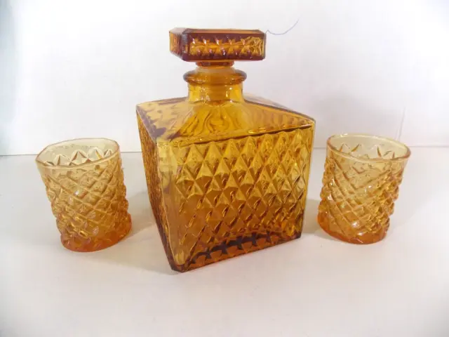 Vintage- 1970’s Amber Yellow glass decanter/ Bottle - Glass Home Decor 2 Glasses