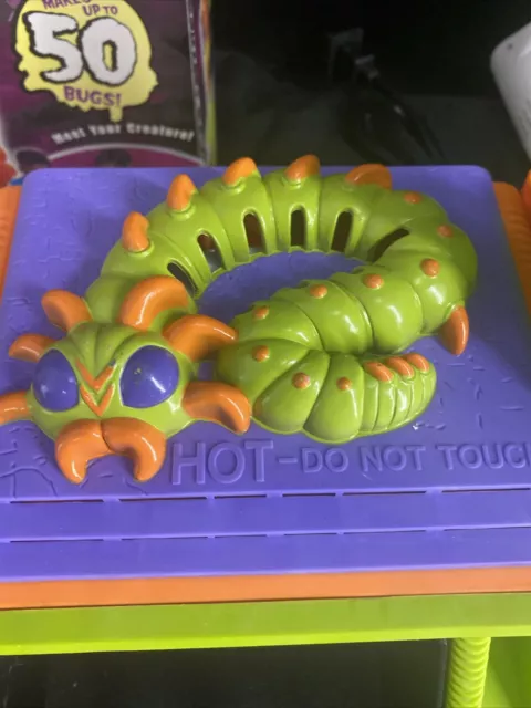 Creepy Crawlers Bug Maker  Oven Plasti-Goop Incomplete W Box& 10 Molds  Jakks 3