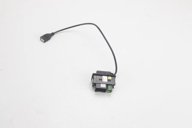 Volkswagen Golf Mk7 USB Media En Prise Connecteur Port avec Câble 5G0035222A