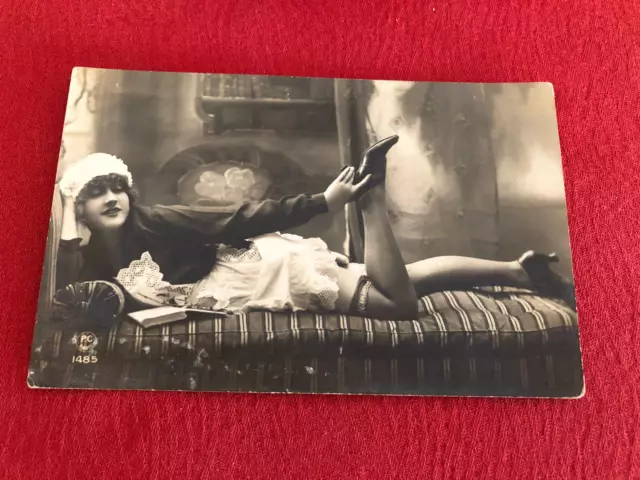 CPA Photo érotique femme nue éditeur PC Paris