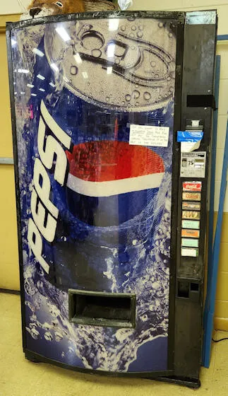 Vendo V407 soda can vending machine 12 oz cans