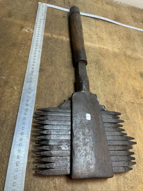 n° 3 old tool OUTIL ANCIEN De tailleur de pierre Marteau Peigne Forgé XVIIIe