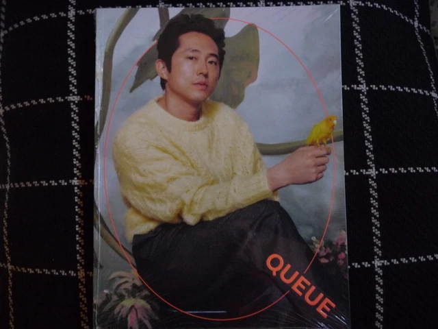 NETFLIX QUEUE MAGAZINE Special Issue Steven Yeun Ali Wong Beef 2023 $11
