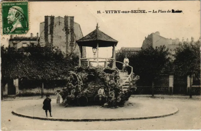 CPA VITRY-sur-SEINE La Place (65565)