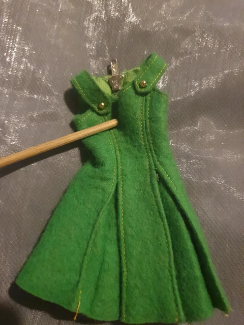 VINTAGE #1922 1965 Barbies Skipper Town Togs green felt Dress. Good condition. 42.29 - PicClick UK VINTAGE #1922 1965 Barbies Skipper Town Togs green felt Dress. Good condition. 42.29 - PicClick UK