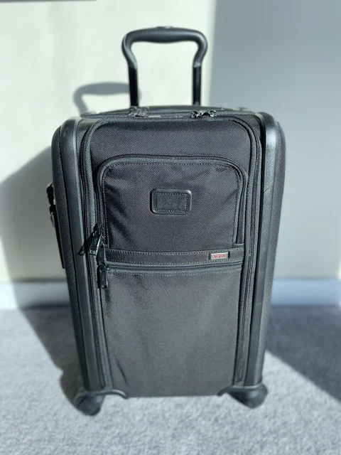 Brand NEW Tumi Alpha 3 Expandable 4 Wheeled Carry-On Black 117154-1041