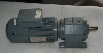 e206-r82 SEW-EURODRIVE r43dt80n/bmg/hf motore a ingranaggi 