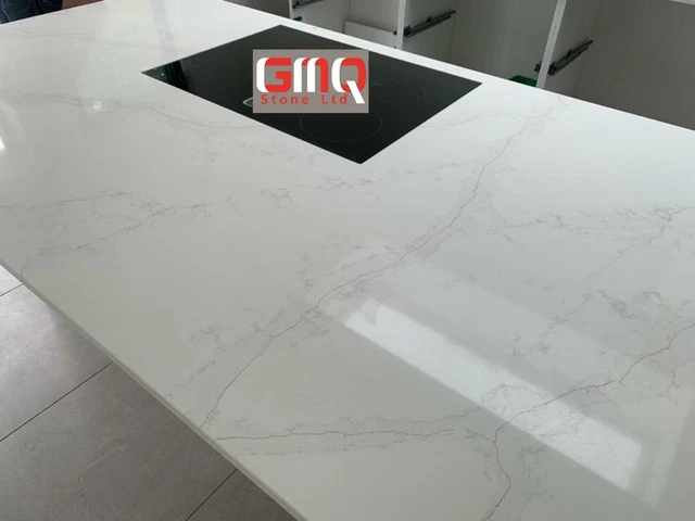 Plan de travail Quartz Compac Unique Calacatta