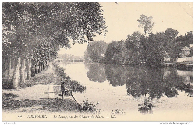 77 NEMOURS - le loing vu du champ de mars