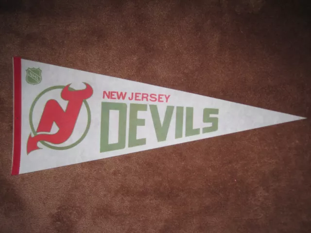 1980'S New Jersey Devils Nhl Hockey Pennant Flag Sharp!!