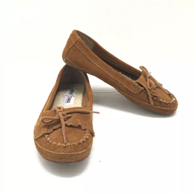 Minnetonka Womens Size 6 Brown Suede Kilty Moccasin Lined Hardsole Slippers