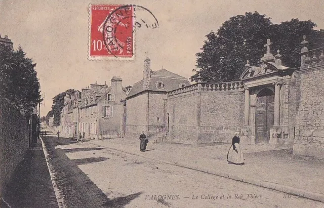 CPA 50 NORMANDY approx. Cherbourg VALOGNES Le Collège et la Rue Thiers 1908