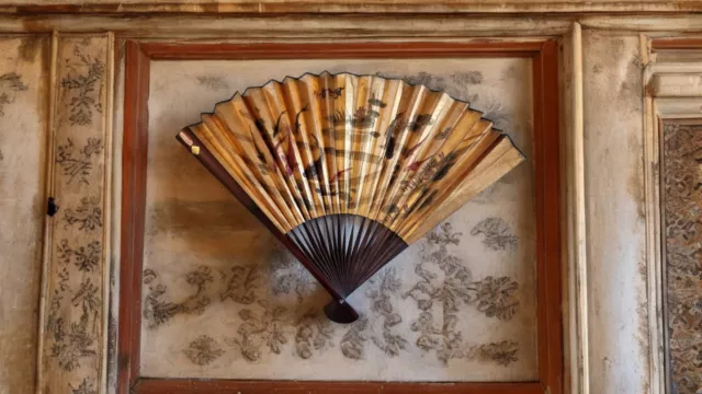 🌟Large 20th Century Hand Painted Chinese Fan With Fish Approx 100cm🌟