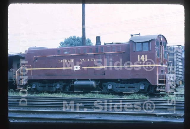 Original Slide LV Lehigh Valley Baldwin DS4-4-1000 141 In 1970 At Sayre PA Original Slide LV Lehigh Valley Baldwin DS4-4-1000 141 In 1970 At Sayre PA
