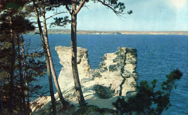 "Miners Castle" Pictured Rocks Munising Michigan Vintage Chrome Post Card