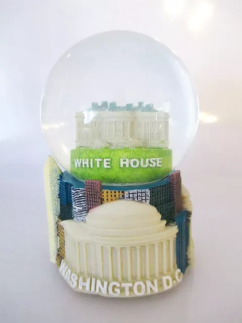 Washington Snow Ball XL Game Clock Poly Snowglobe Souvenir USA White Home