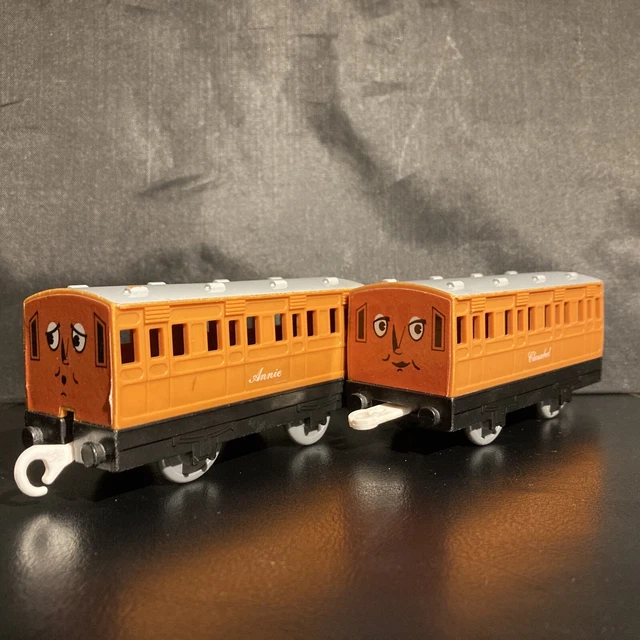 TOMY TRACKMASTER THOMAS The Tank Engine Annie and Clarabel Coach Set £7 ...