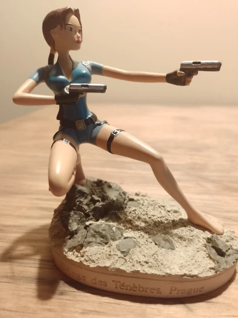 FIGURINE LARA CROFT TOMB RAIDER L'ANGE DES TENEBRES N° 1