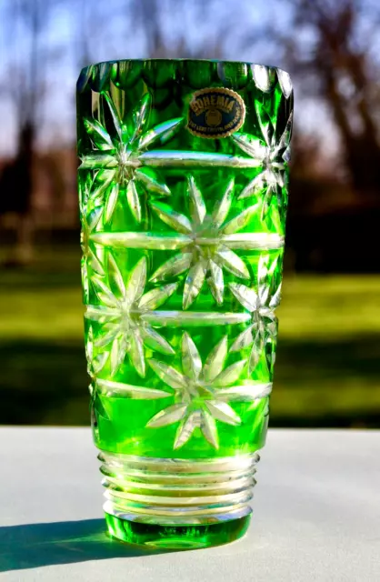 Cristal De Bohême Beau Vase Bicolore À Motifs De Fleurs. Étiquette D'origine