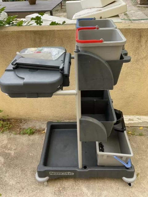 chariot de ménage professionnel Numatic