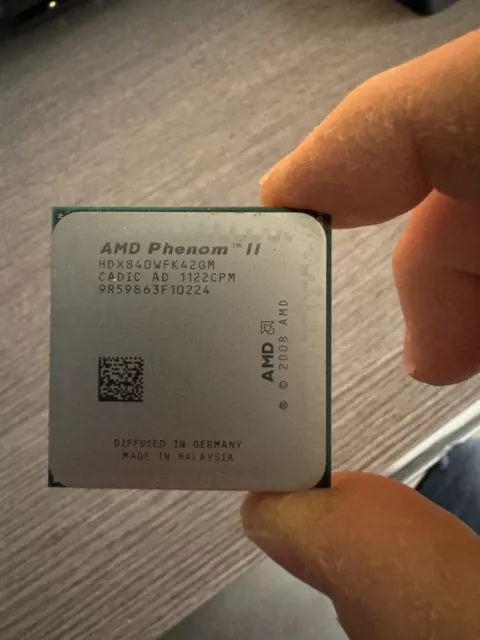 Processore Amd Phenom 2 X6 1050T
